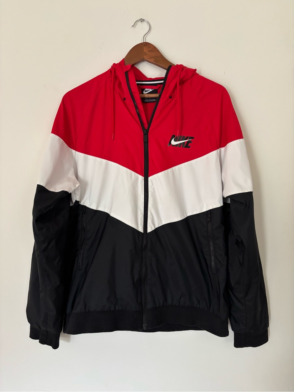 Nike Men’s Red/White/Black Windbreaker Jacket Size Large
